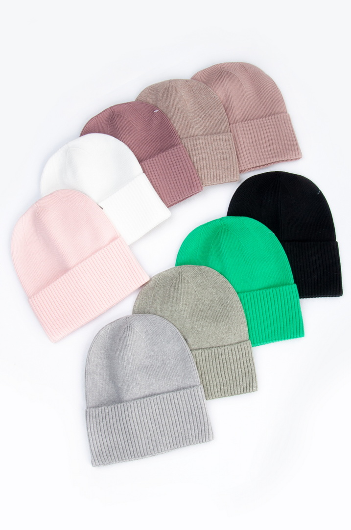 Шапка жіноча